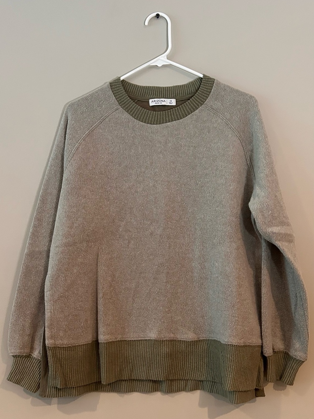 Arizona Jean Company Two-Tone Olive Crewneck Sweater